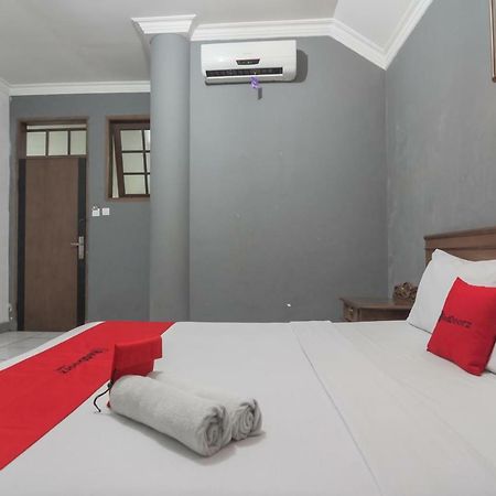 Reddoorz @ Cihampelas 万隆 外观 照片