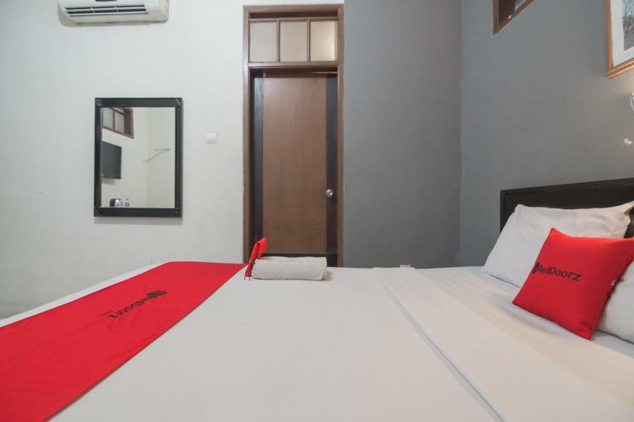 Reddoorz @ Cihampelas 万隆 外观 照片