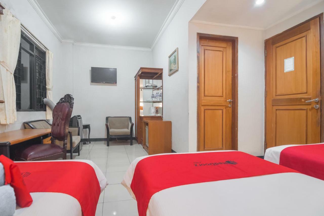 Reddoorz @ Cihampelas 万隆 外观 照片