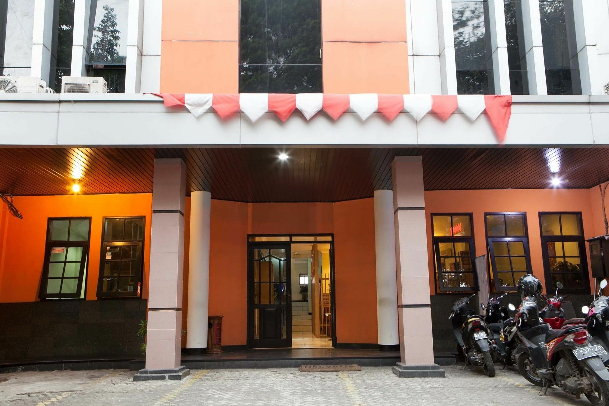 Reddoorz @ Cihampelas 万隆 外观 照片